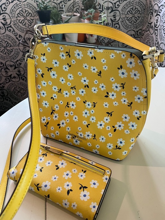 kate spade Handbags - Kate Spade Darcy bucket bag and wallet
Yellow floral